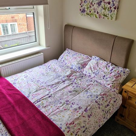 Semi Detached Quite Location Villa Бридлингтън Екстериор снимка