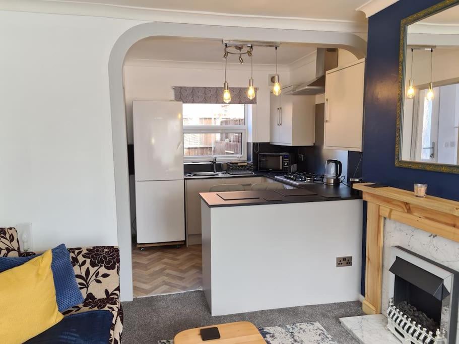 Semi Detached Quite Location Villa Бридлингтън Екстериор снимка